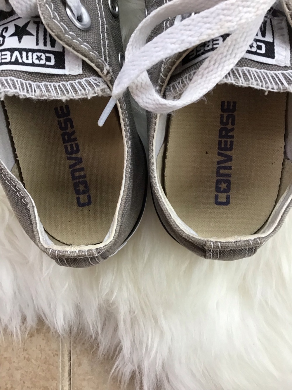 Gray Converse Chuck Taylor Low Tops Woman’s Size 9- Men’s 7 - Picture 7 of 8